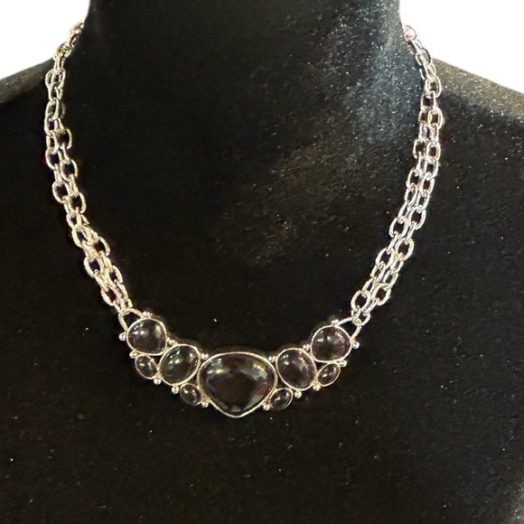Jewelry - Elegant Silver and Black Necklace